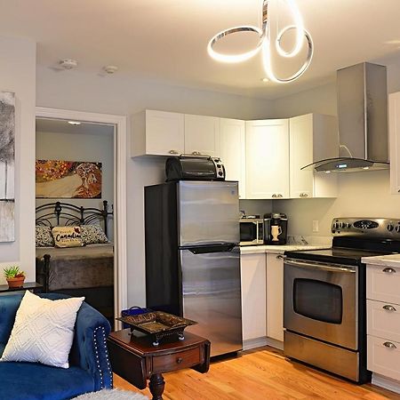 Ottawa Downtown Executive Apartment Retreat With Private Balcony Near Bank Street - Sleep Max 2 Zewnętrze zdjęcie