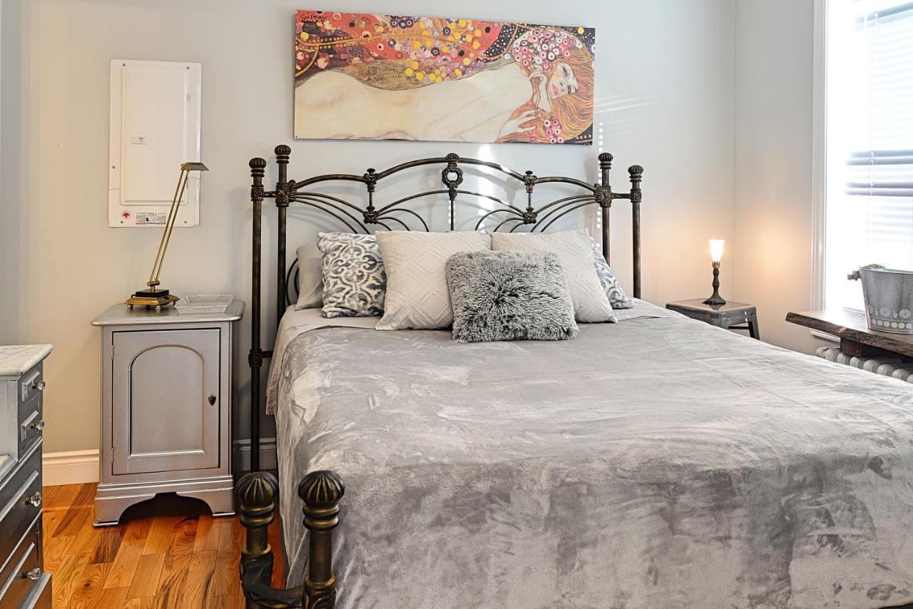 Ottawa Downtown Executive Apartment Retreat With Private Balcony Near Bank Street - Sleep Max 2 Zewnętrze zdjęcie