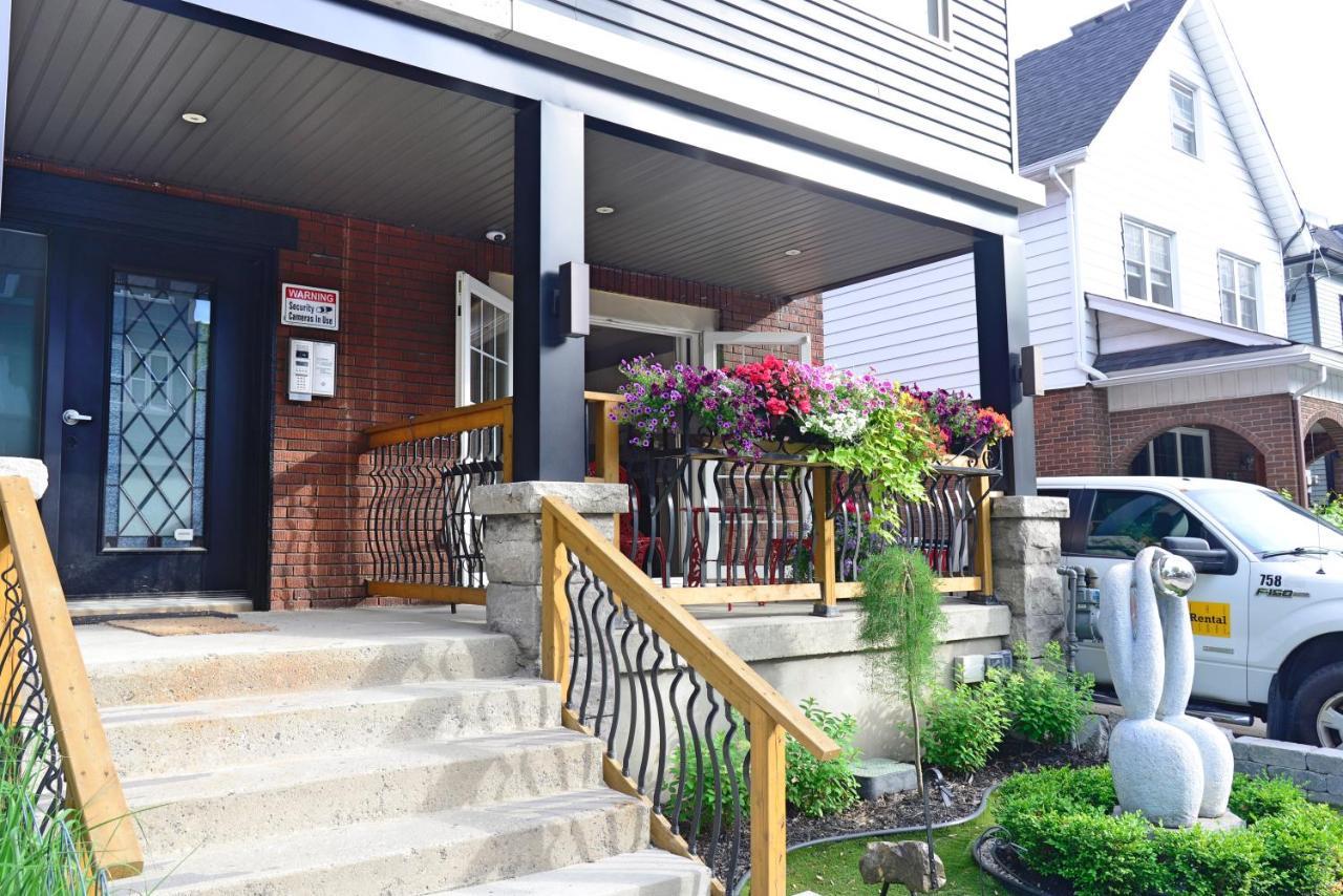 Ottawa Downtown Executive Apartment Retreat With Private Balcony Near Bank Street - Sleep Max 2 Zewnętrze zdjęcie