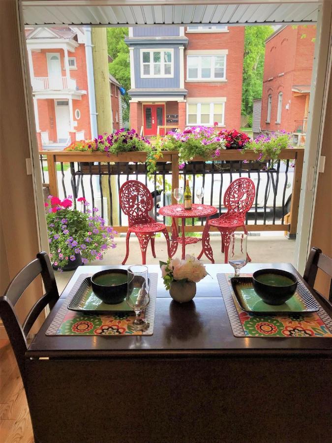Ottawa Downtown Executive Apartment Retreat With Private Balcony Near Bank Street - Sleep Max 2 Zewnętrze zdjęcie