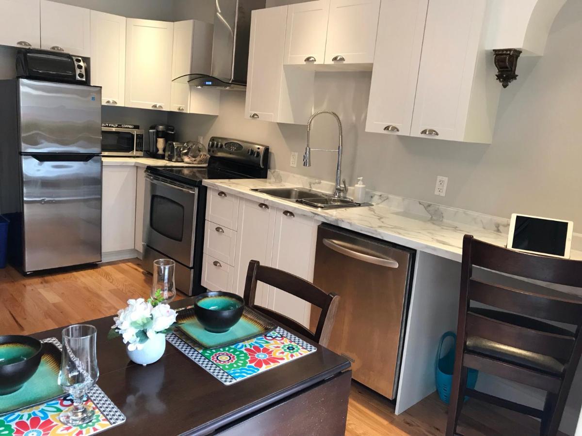 Ottawa Downtown Executive Apartment Retreat With Private Balcony Near Bank Street - Sleep Max 2 Zewnętrze zdjęcie