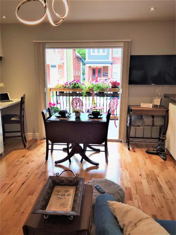 Ottawa Downtown Executive Apartment Retreat With Private Balcony Near Bank Street - Sleep Max 2 Zewnętrze zdjęcie
